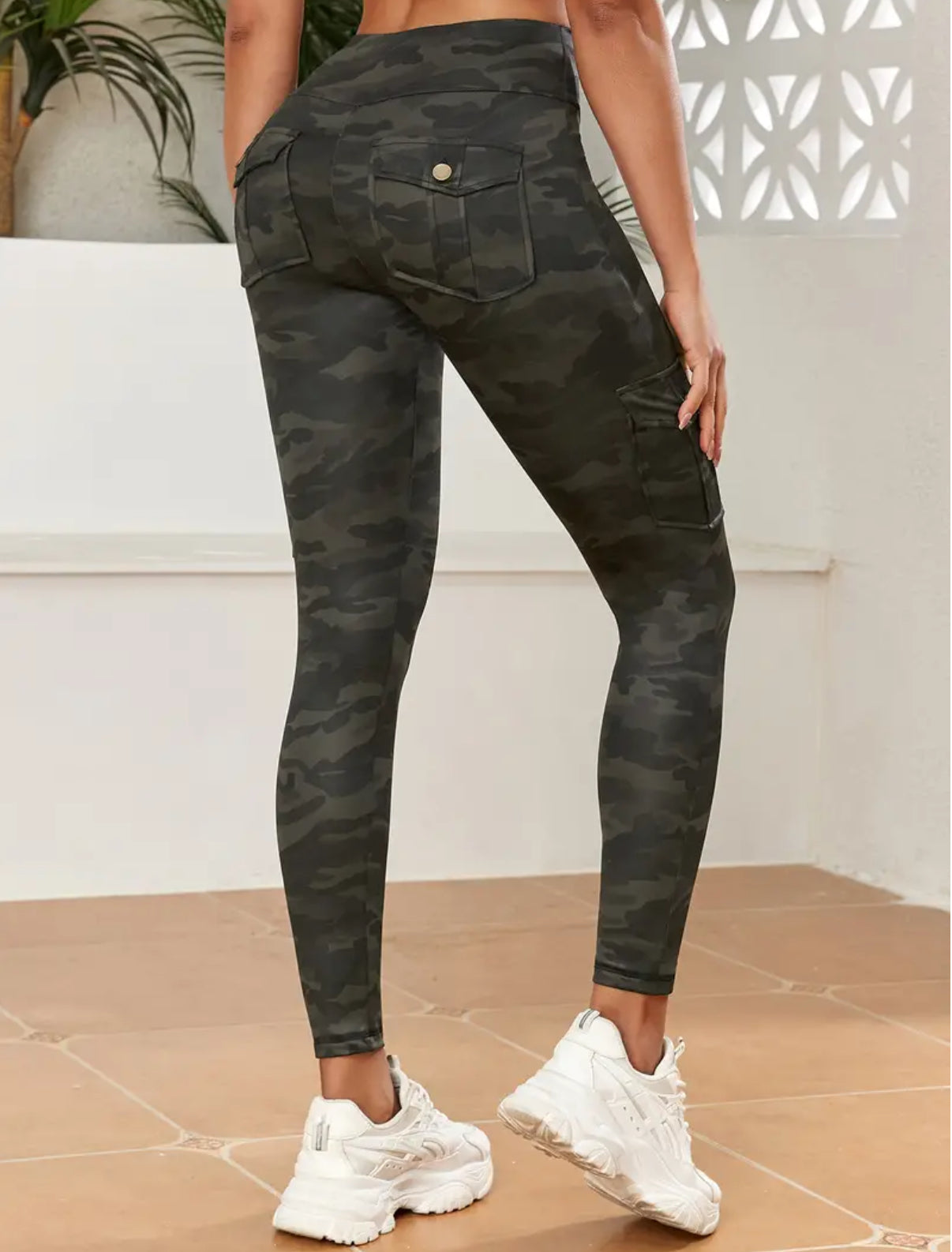 Dark Camo High Waisted Pocketed Tights