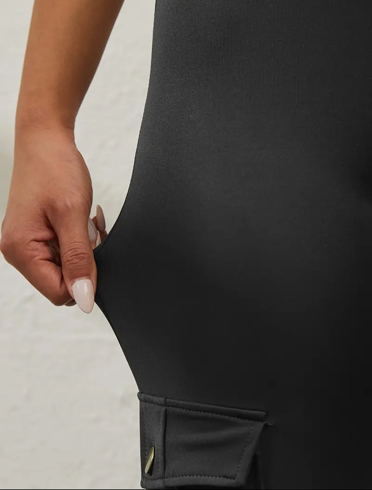 Black High Waisted Stretch Yoga Pants with Pockets