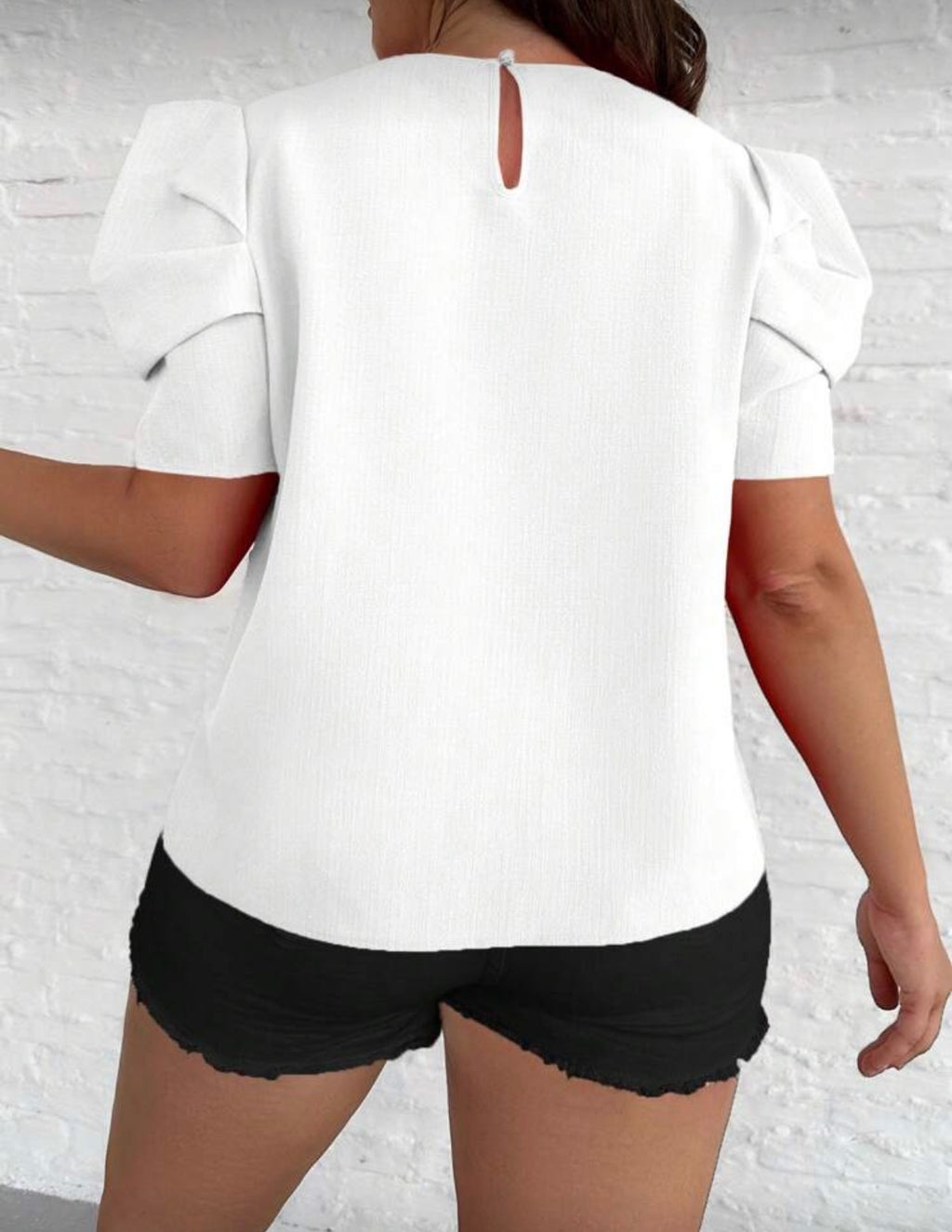 White Puffed Sleeve Curve Blouse