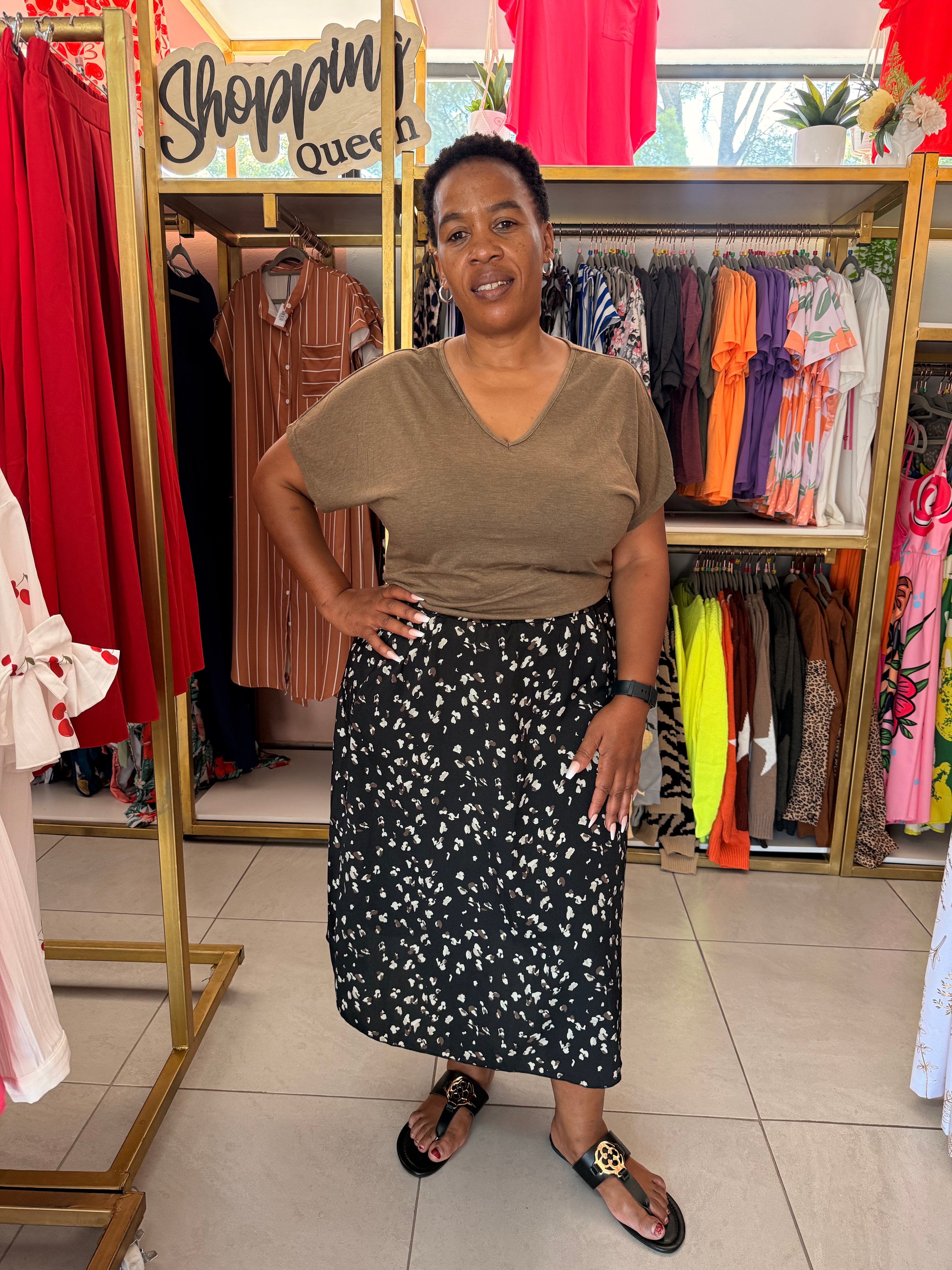 Black Pattered Flowy Skirt (Curve)