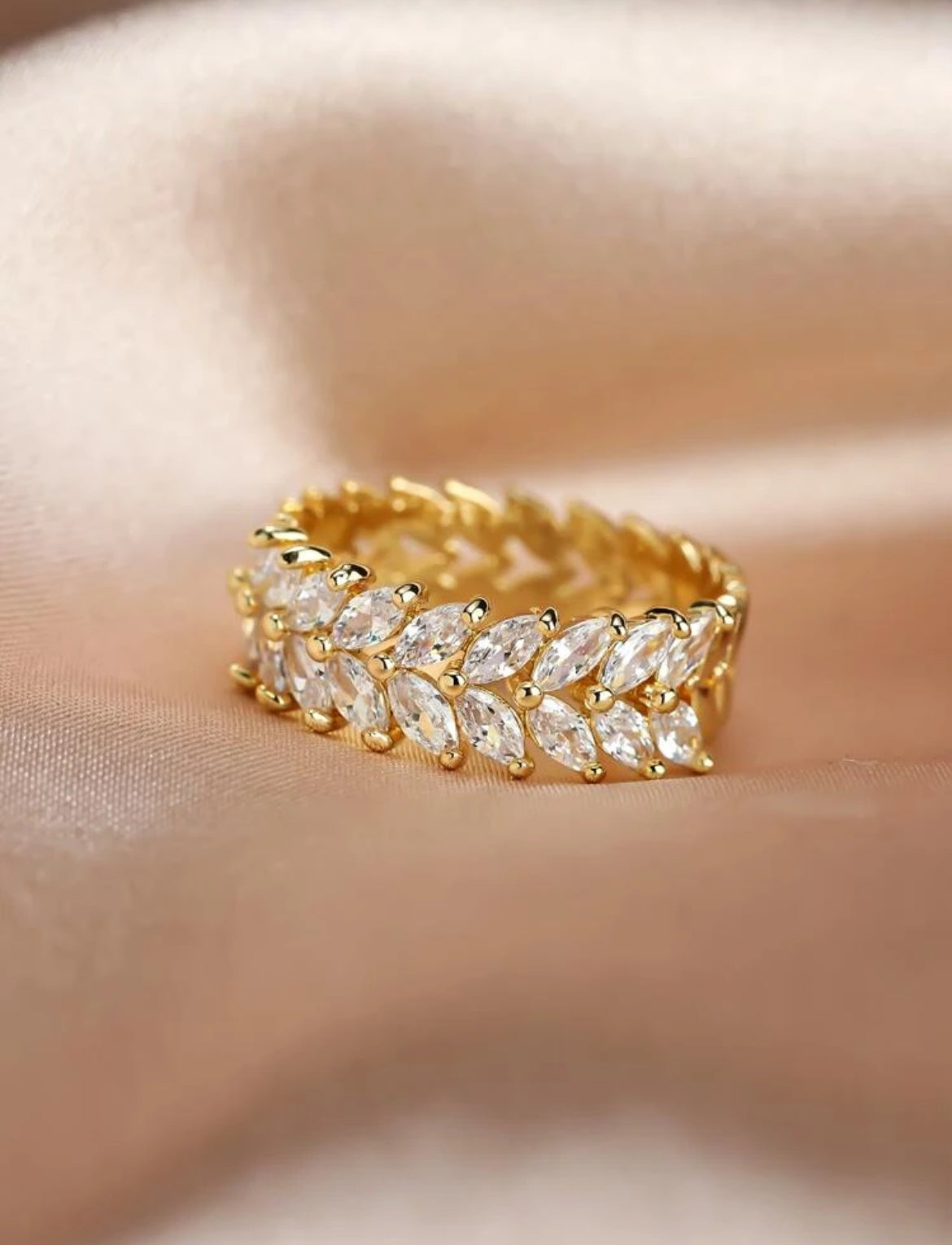 Leaf Shaped Cubic Ziconia Stone Decorated Ring With Claw Setting (62)