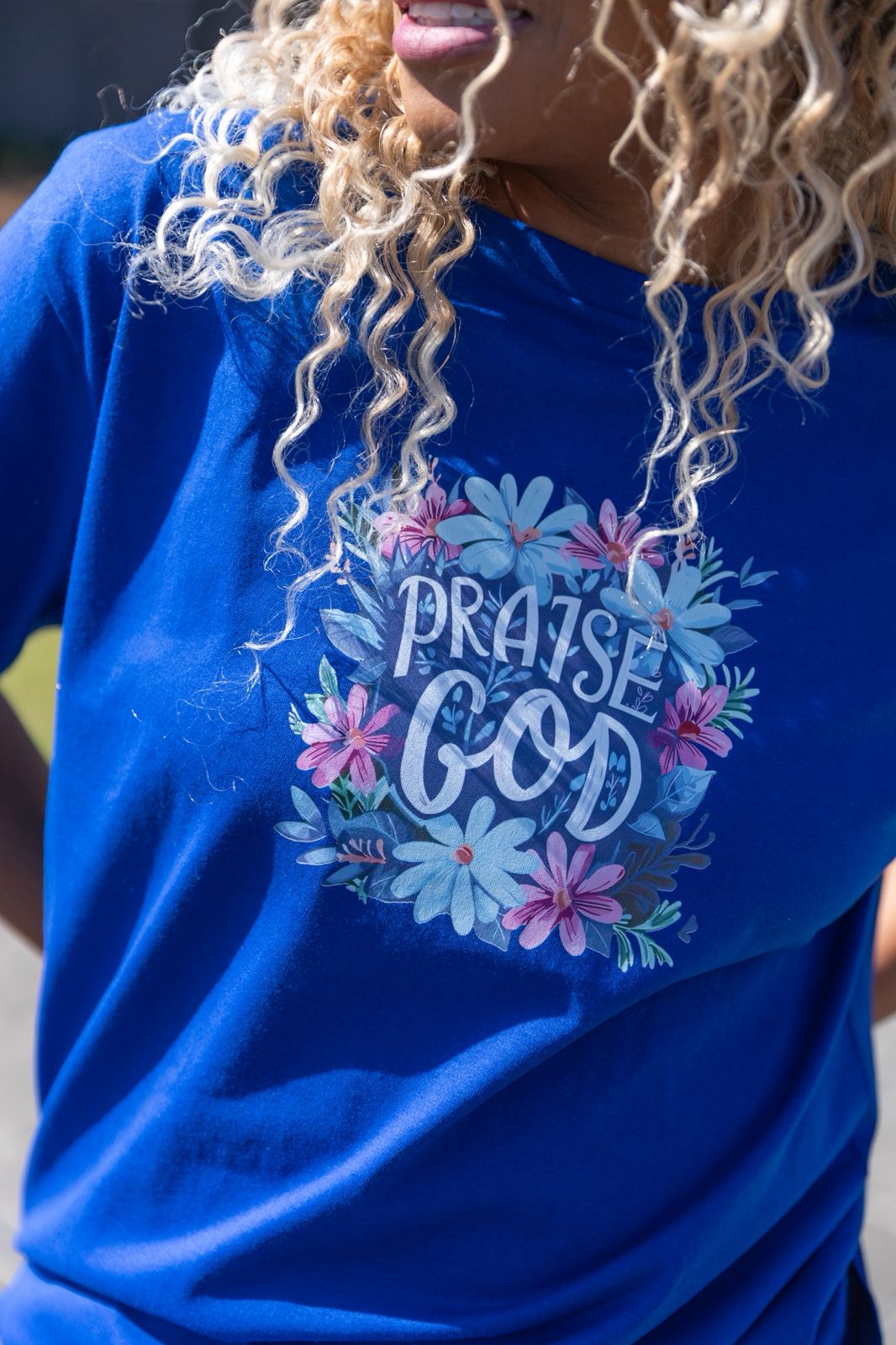 Bright Floral Faith Graphic Tees – Easy Fit Unisex