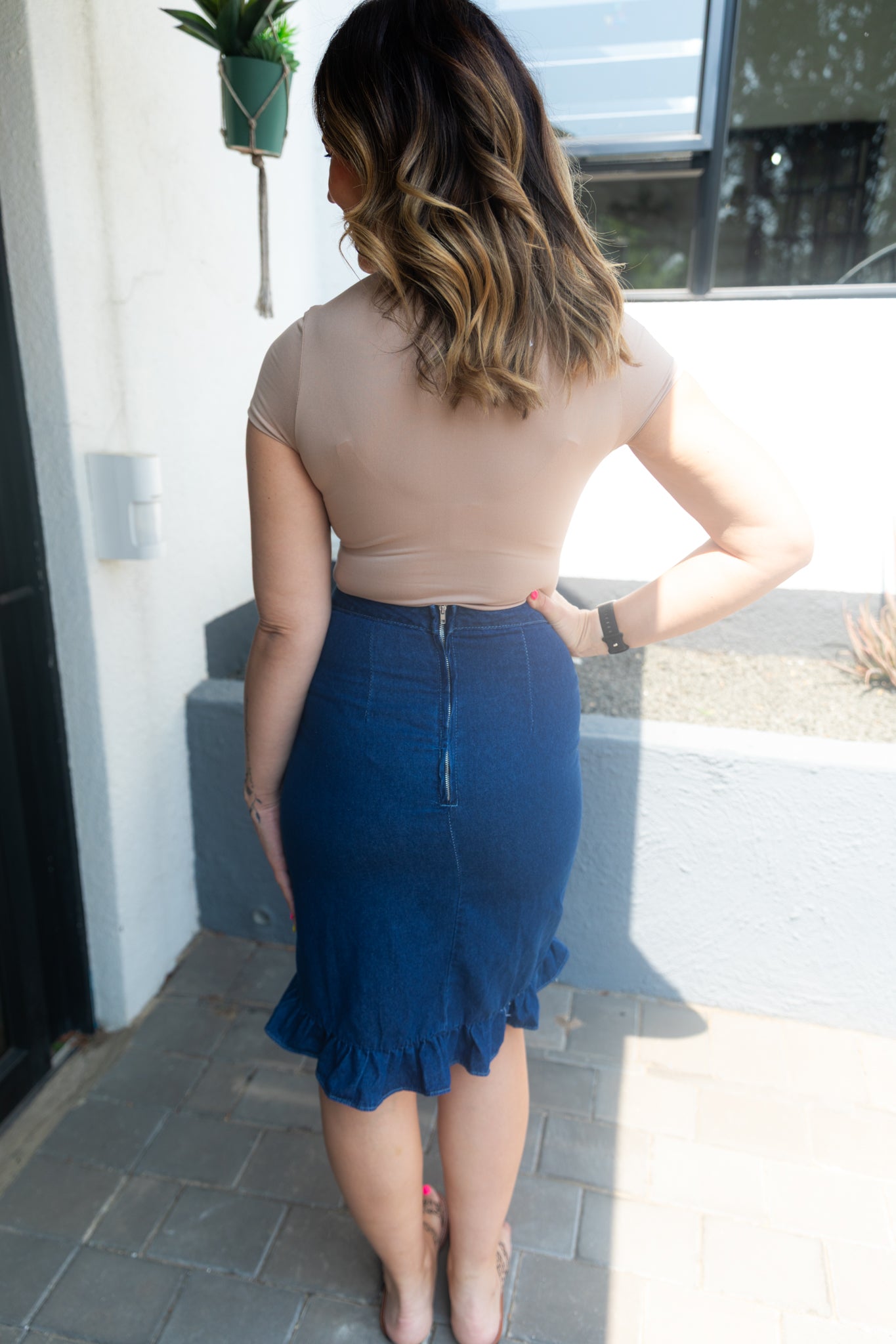 Ruffle Hem Denim Skirt – Dark Wash