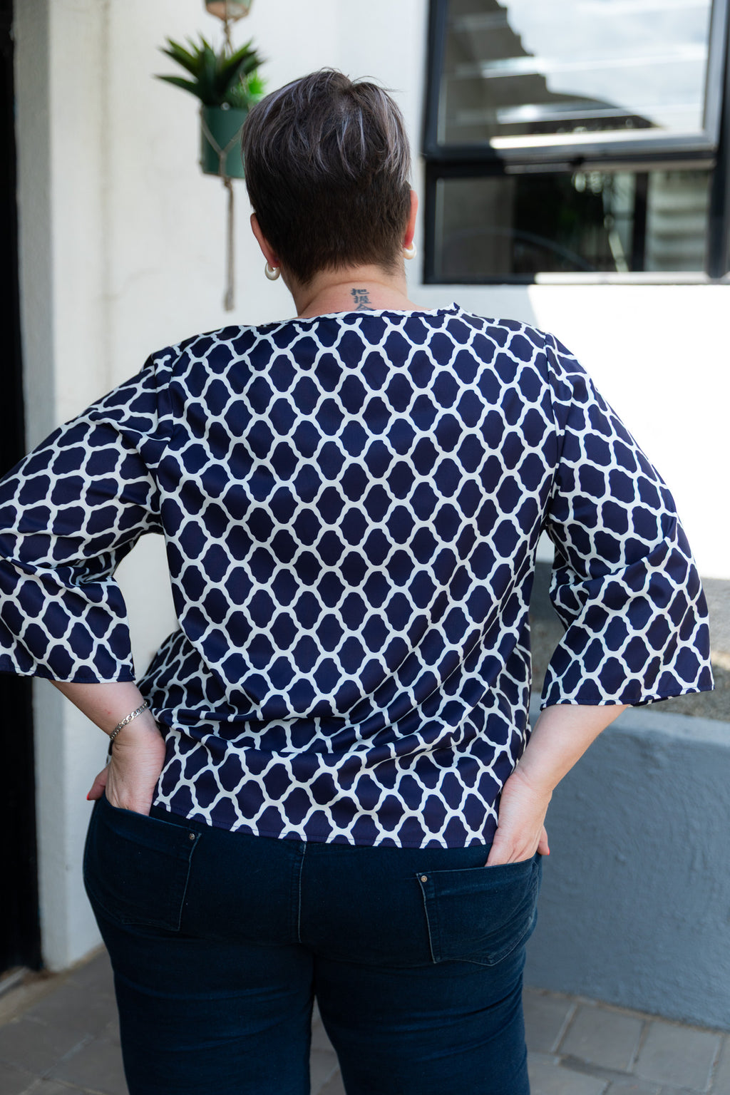 Geometric Print Curve Top
