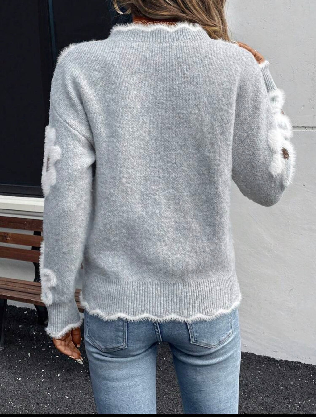 Grey Daisy V Neck Jersey