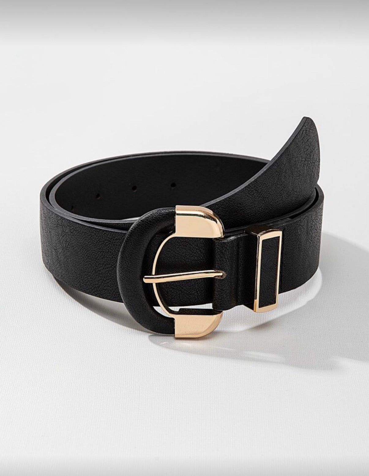 Black-Classic-Gold-Buckle-Fashion-Belt-front-lifestyle