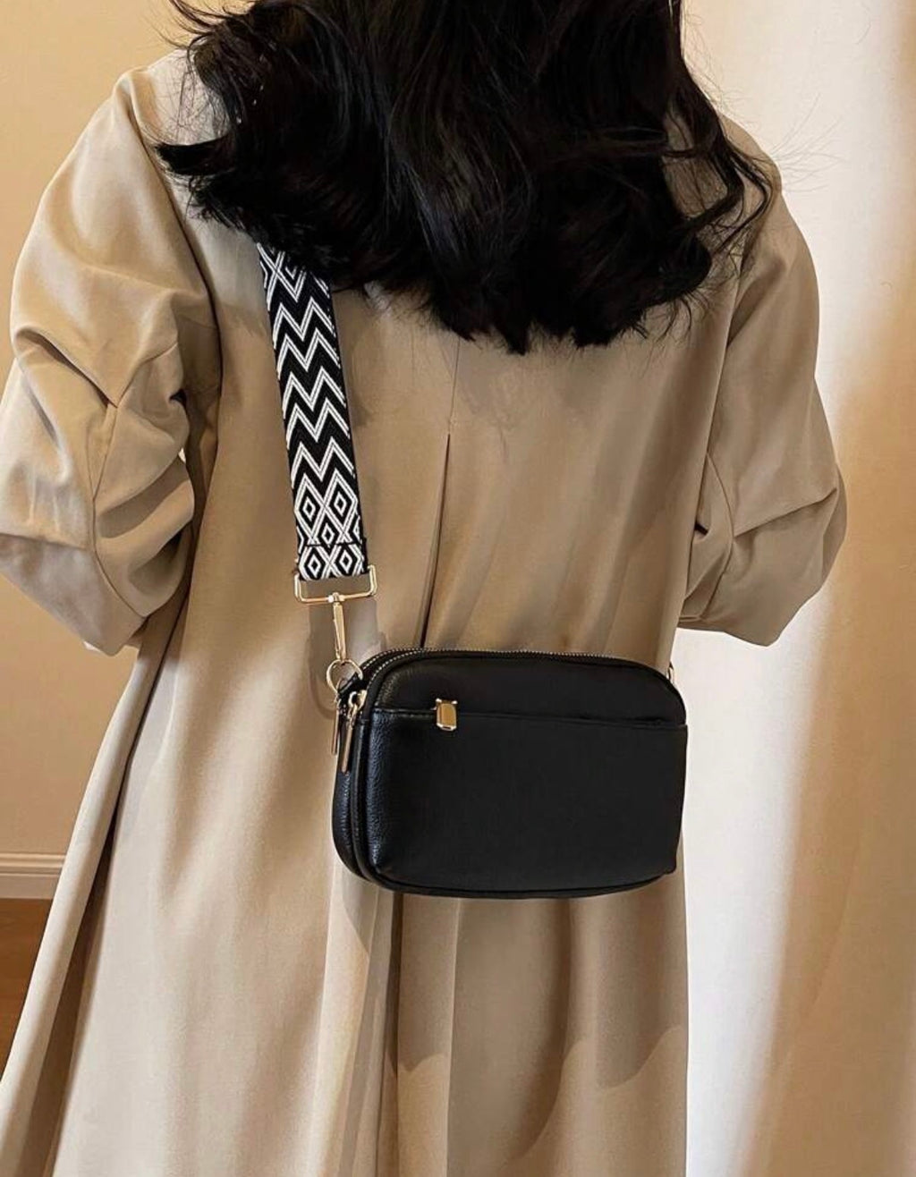 Black-Everyday-Crossbody-Bag-side