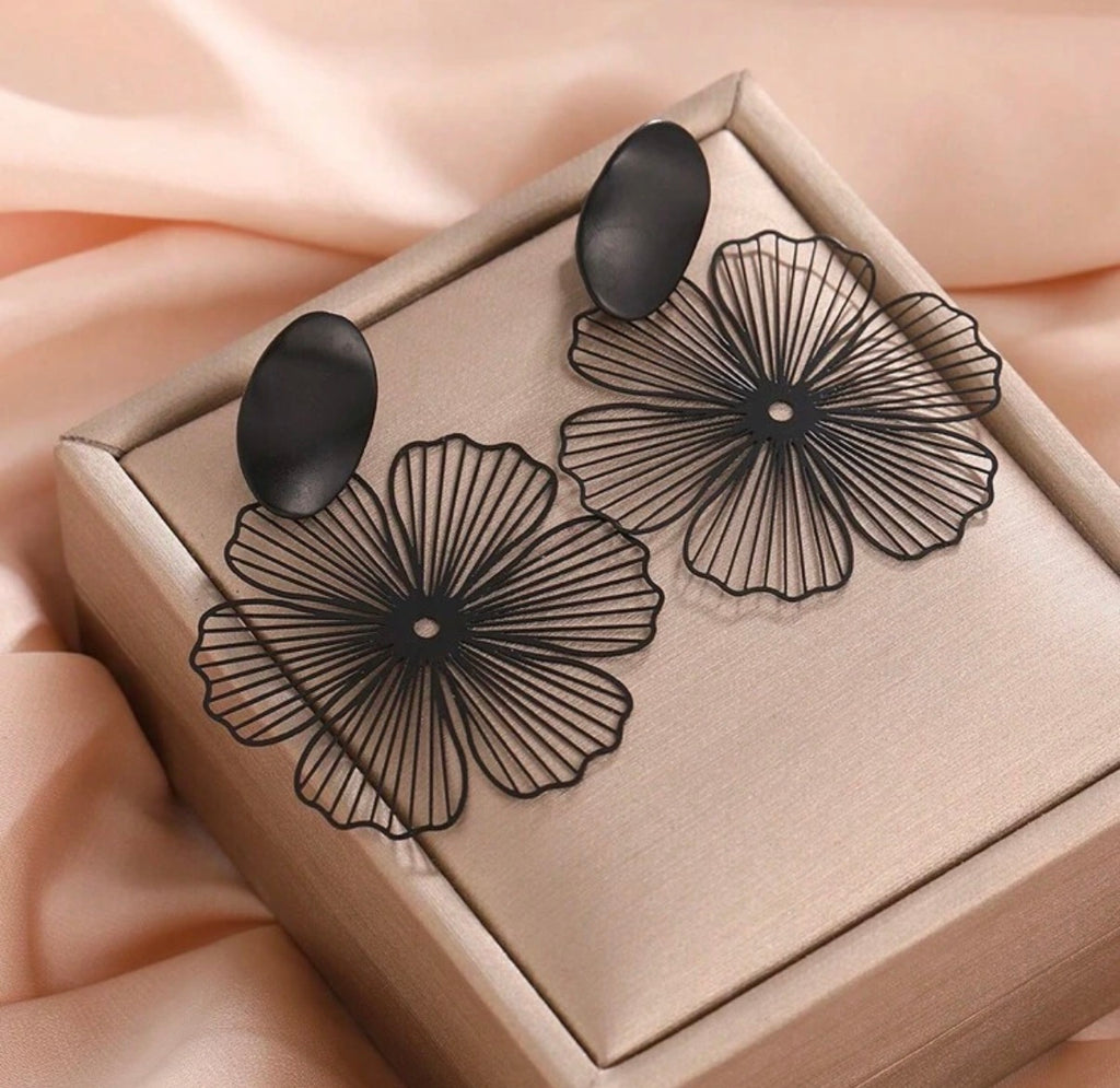 Black-Flower-Laser-Cut-Clip-ON -Earrings-side