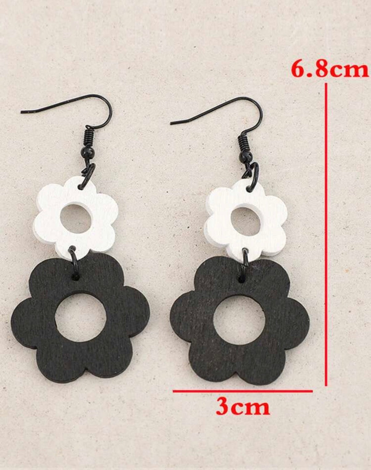 Black-White-Wooden-Flower-earrings-size