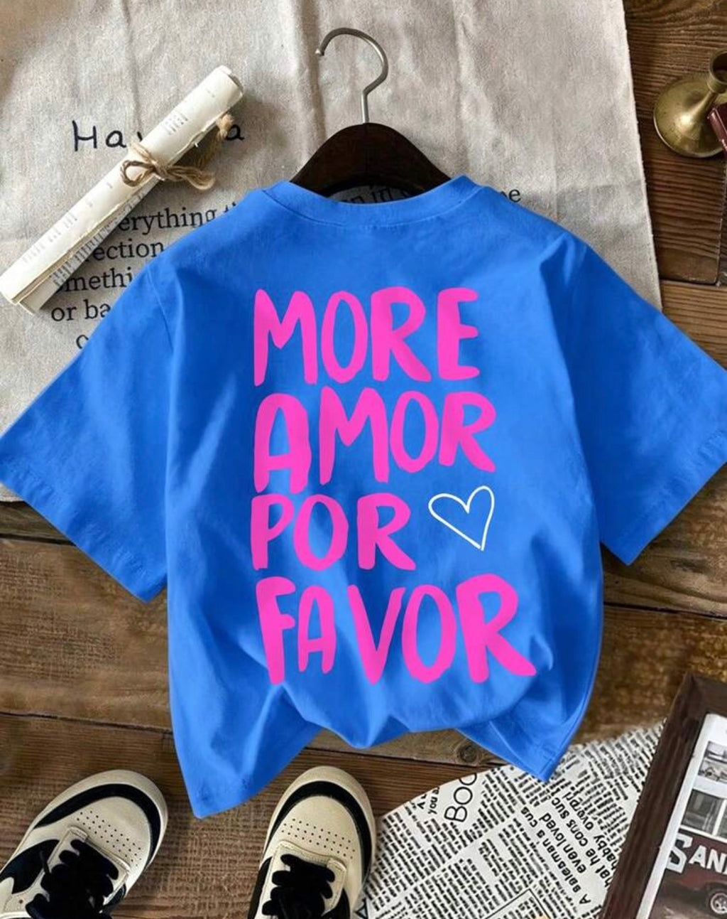 Blue-Pink-Contrast-More-Amor-Por-Favor-Graphic-T-Shirt-back