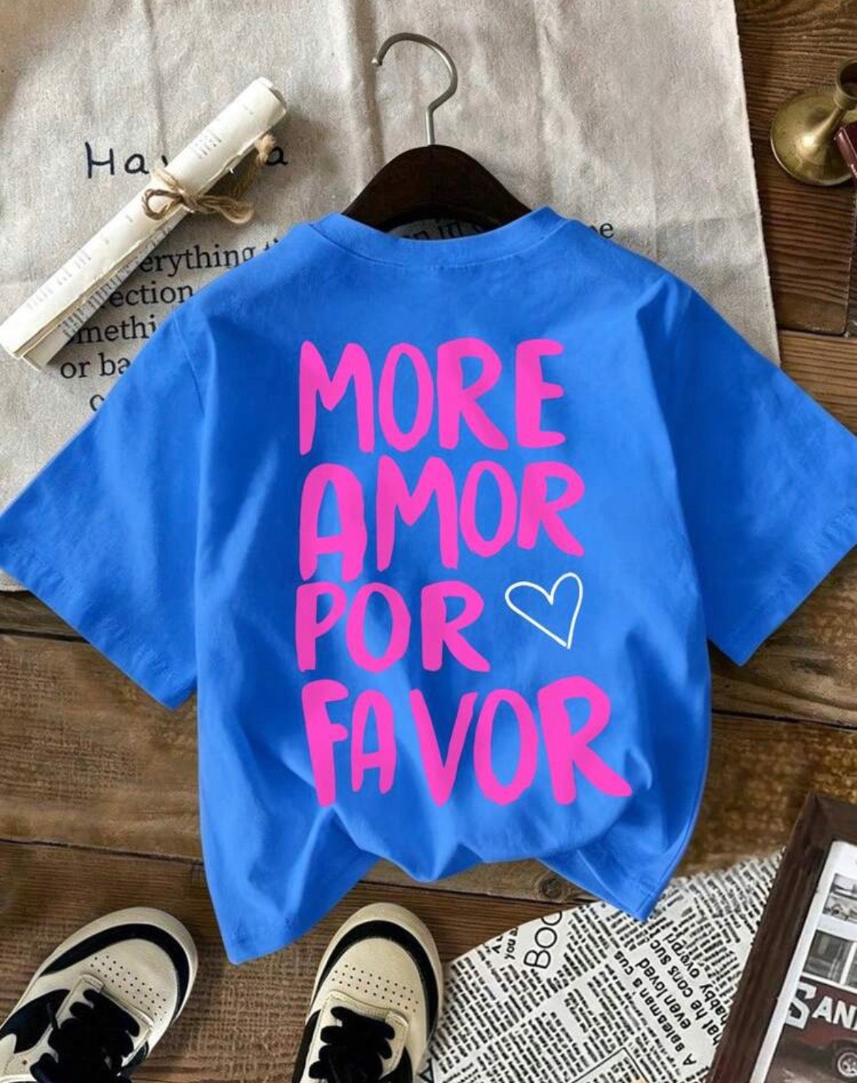 Blue-Pink-Contrast-More-Amor-Por-Favor-Graphic-T-Shirt-back