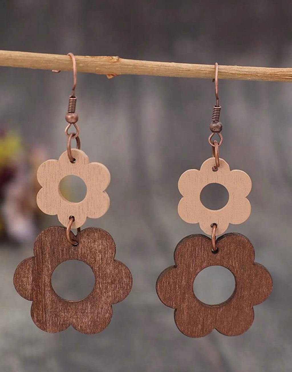 Brown-Cream-Wooden-Flower-earrings-size