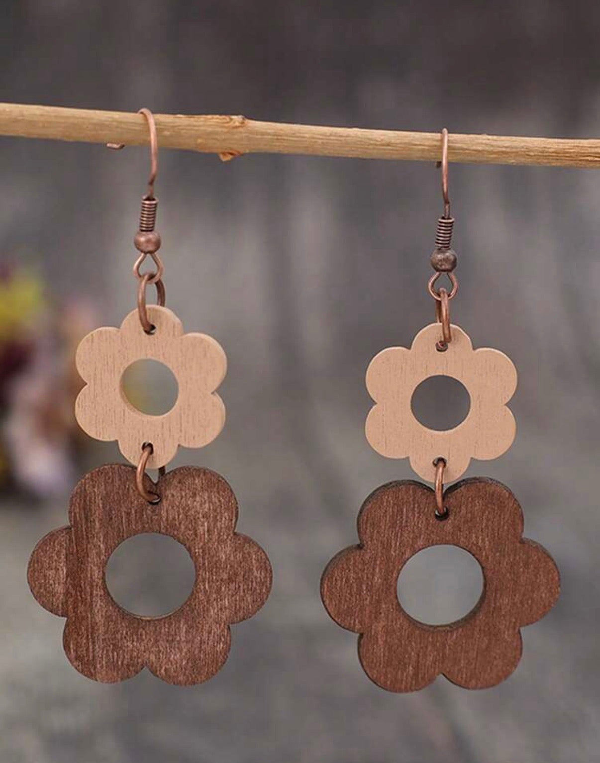Brown-Cream-Wooden-Flower-earrings-size