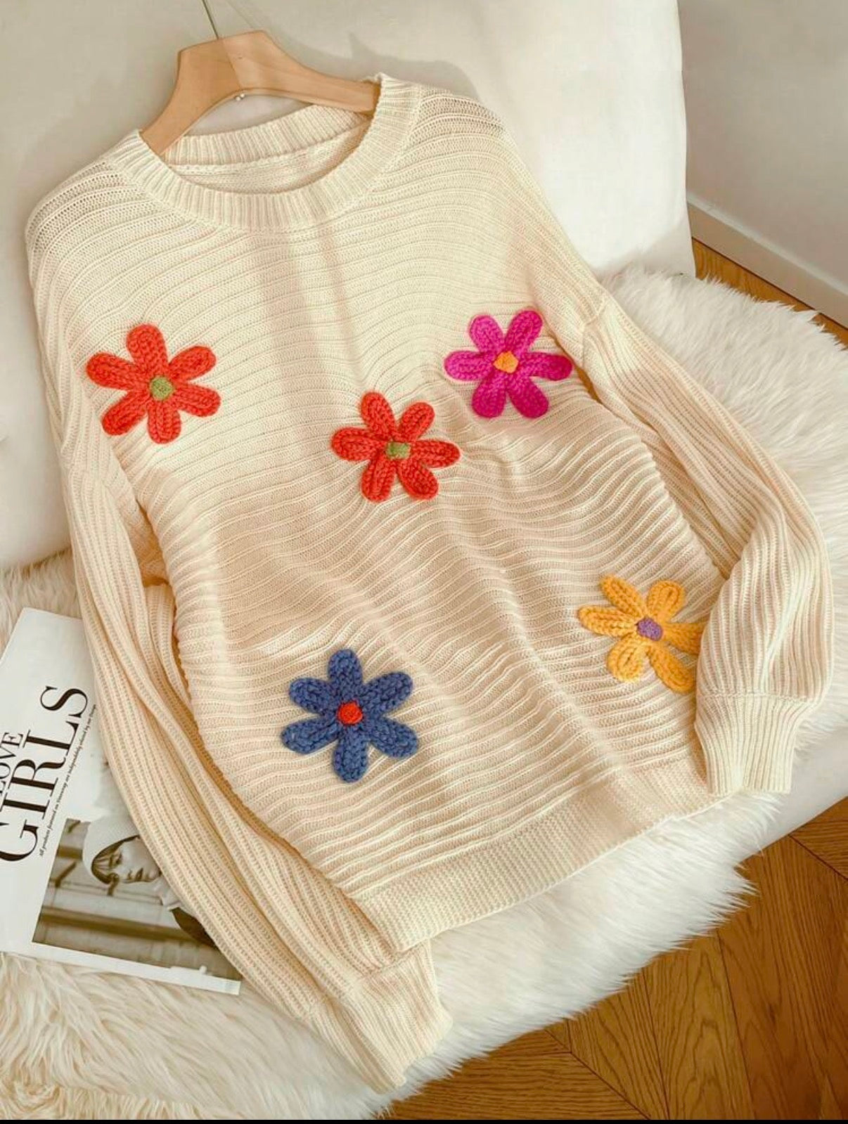 CURVE-Flower-Pop-Knit-front-detail