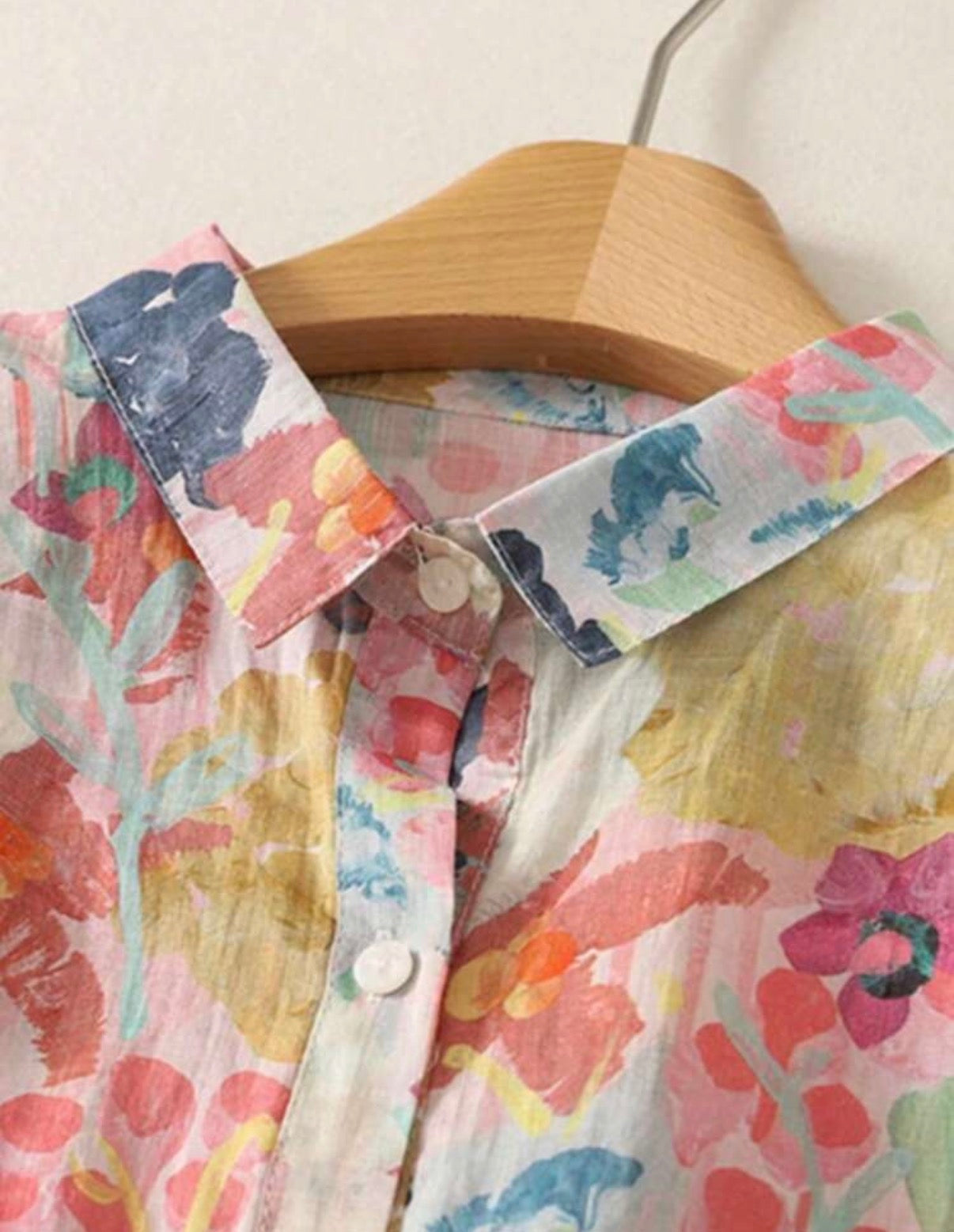 CURVE-Multi-Water-colour-Floral-Shirt-front-collar-detail