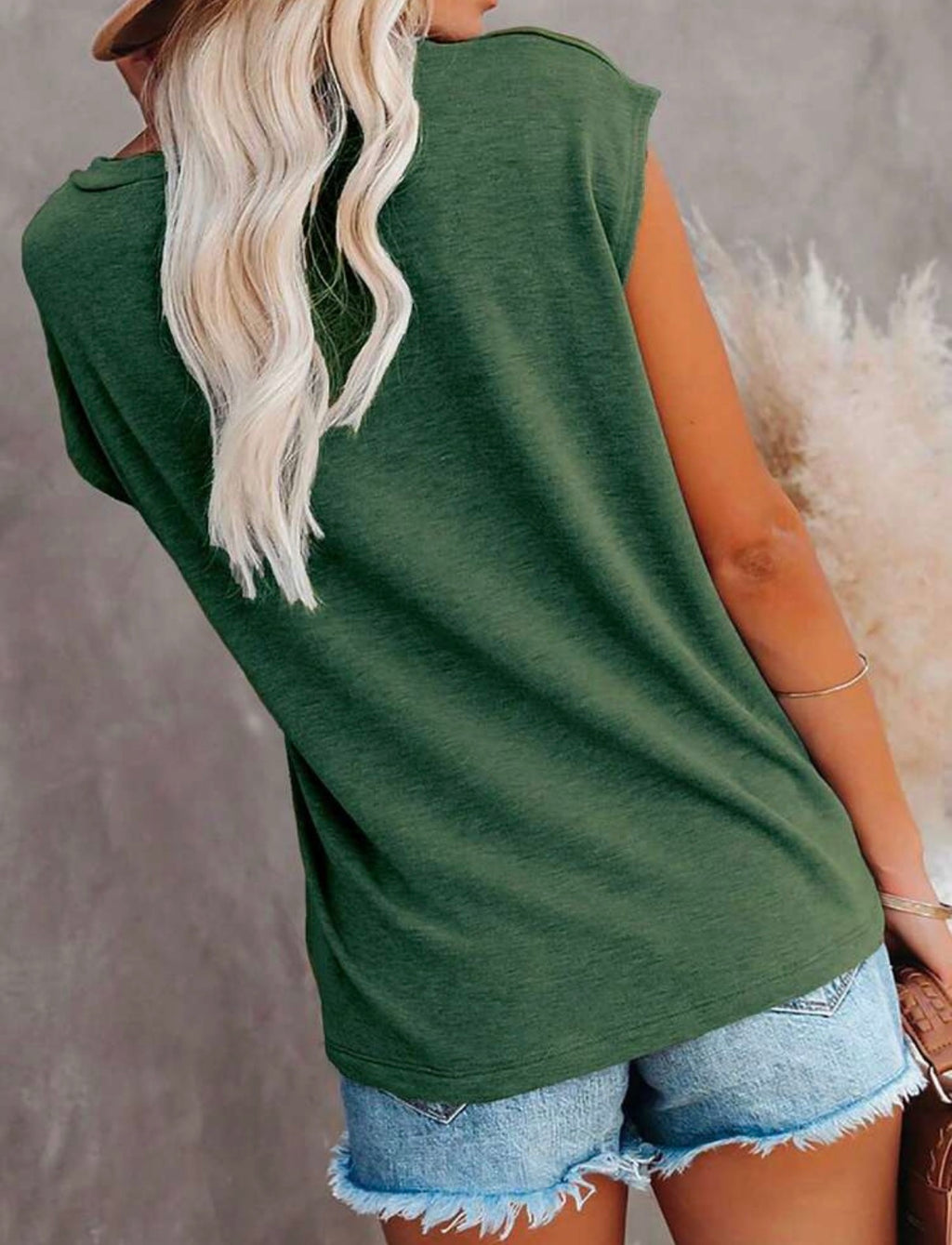 Clasic-Forest-Green-Longer-Length-Pocket-T-Shirt-back