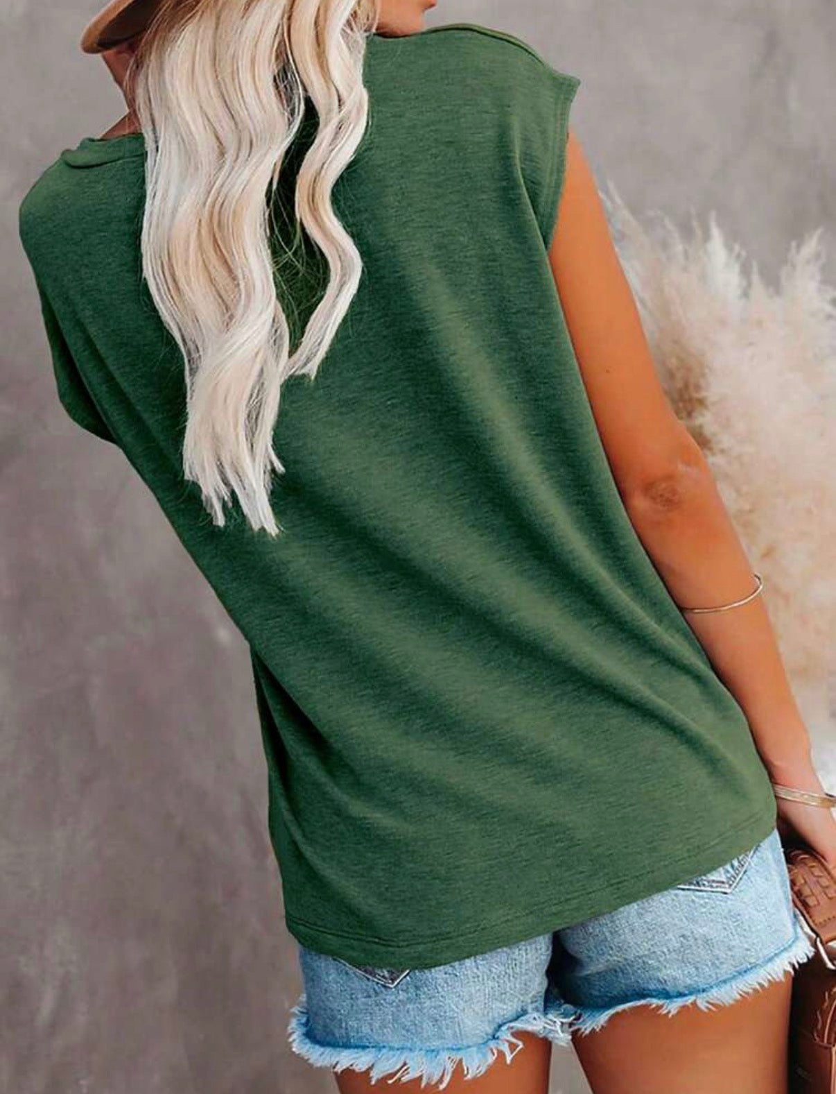 Clasic-Forest-Green-Longer-Length-Pocket-T-Shirt-back