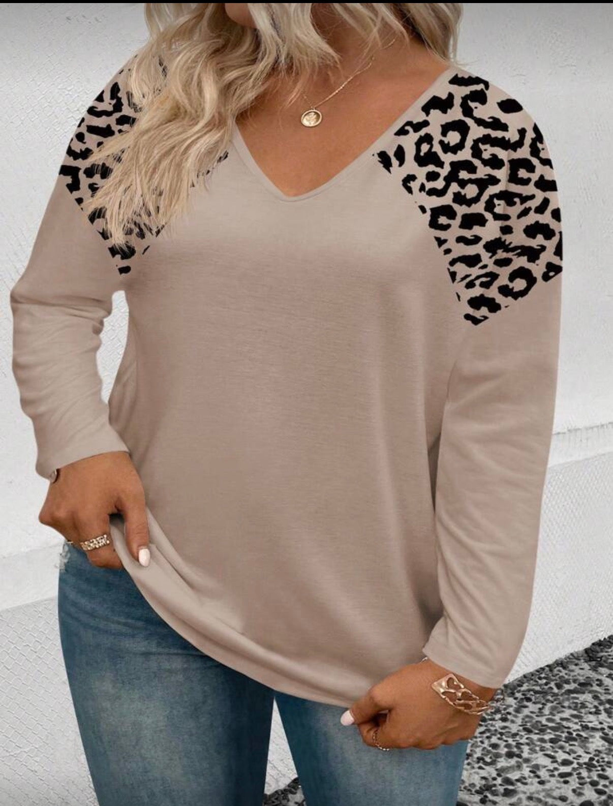 Curve-Beige-Leopard-Print-V-Neck-Top-detail