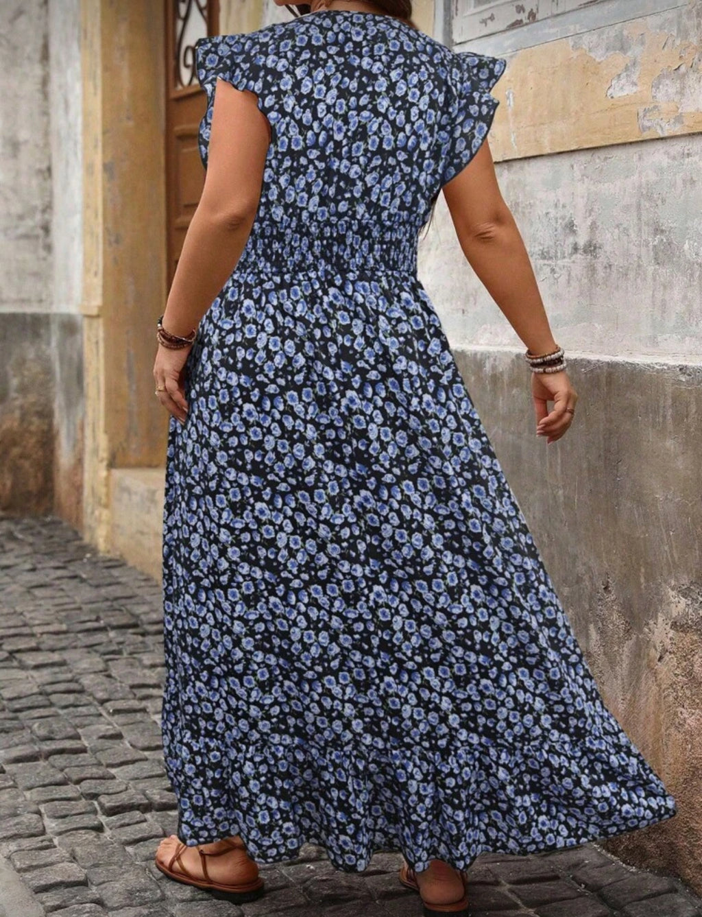Curve-Blue-Floral-Maxi-dress-back