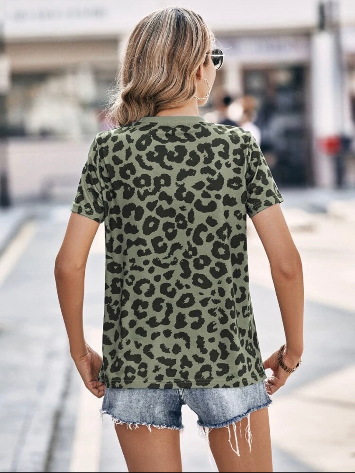 Green-Black-Leopard-Crew-Neck-T-shirt-back