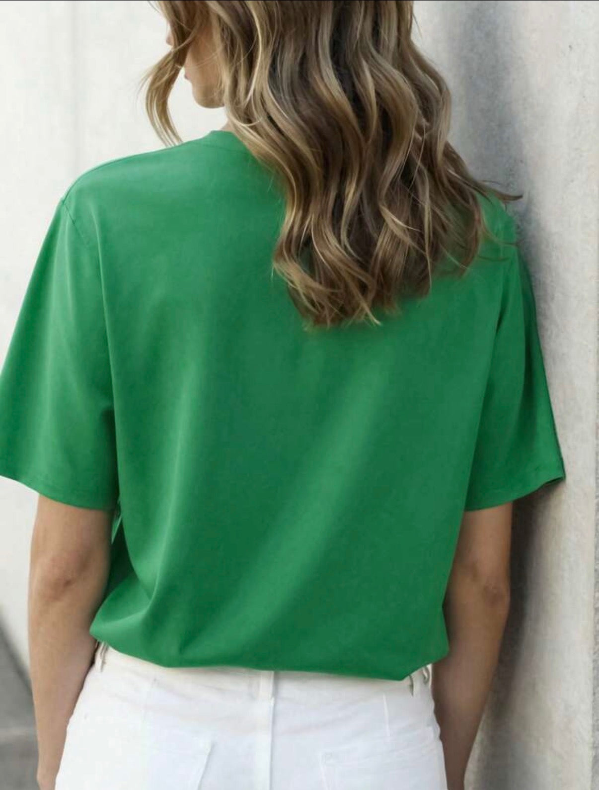 Green-Contrast-Neon-Pink-Iconic-Club-Embroidered-T-Shirt-back