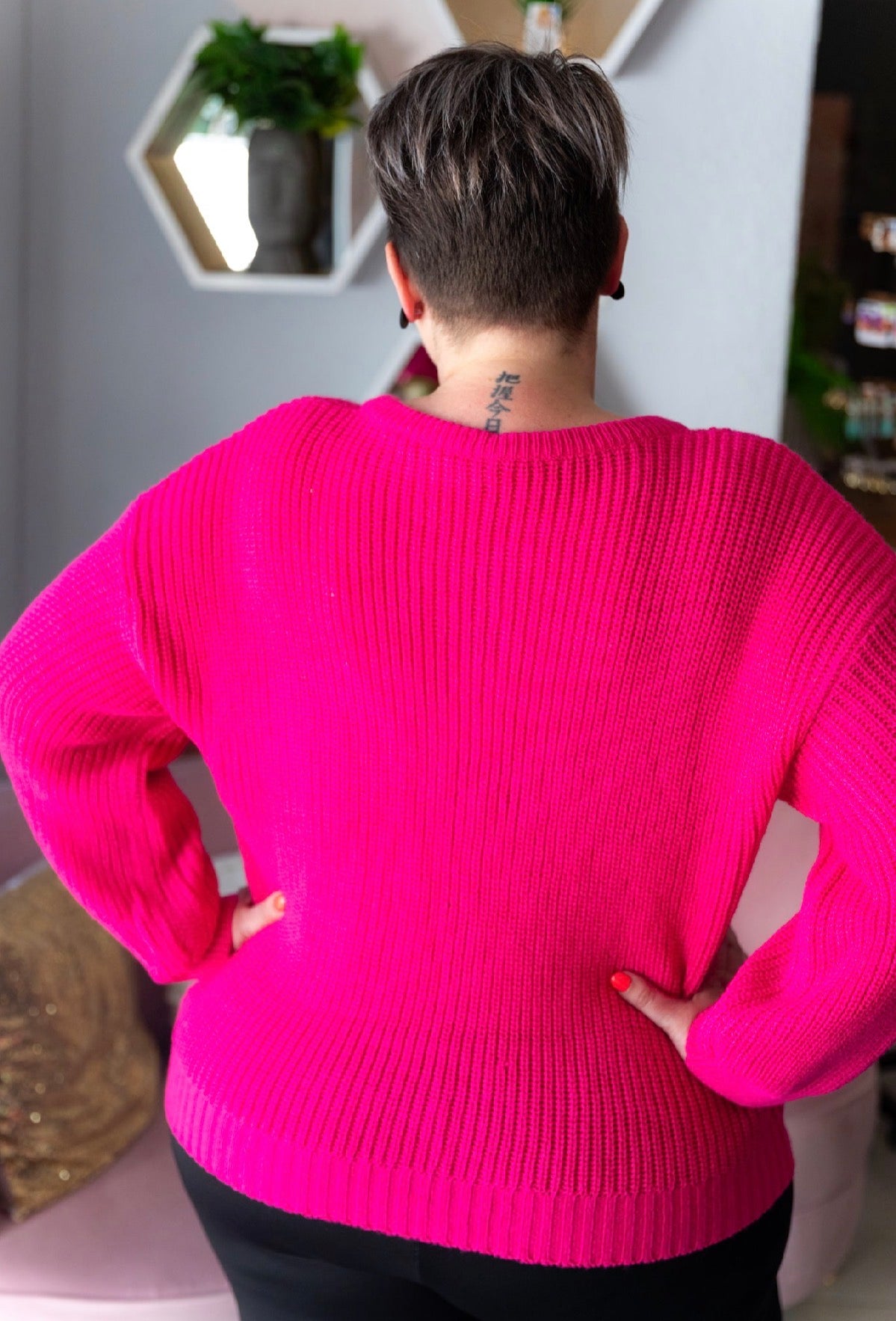 Hot-Pink-Keyhole-Ribbed-Knit-Jersey-Gold-Chunky-Chain-back