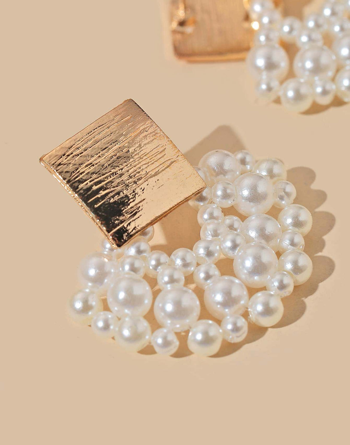 Square-Pearl-Earrings-closeup