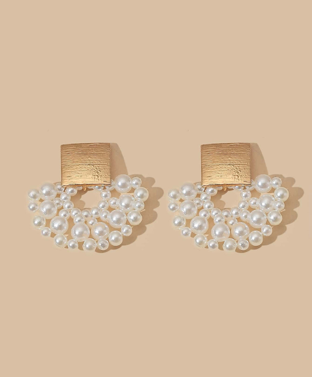 Square-Pearl-Earrings-lifestyle