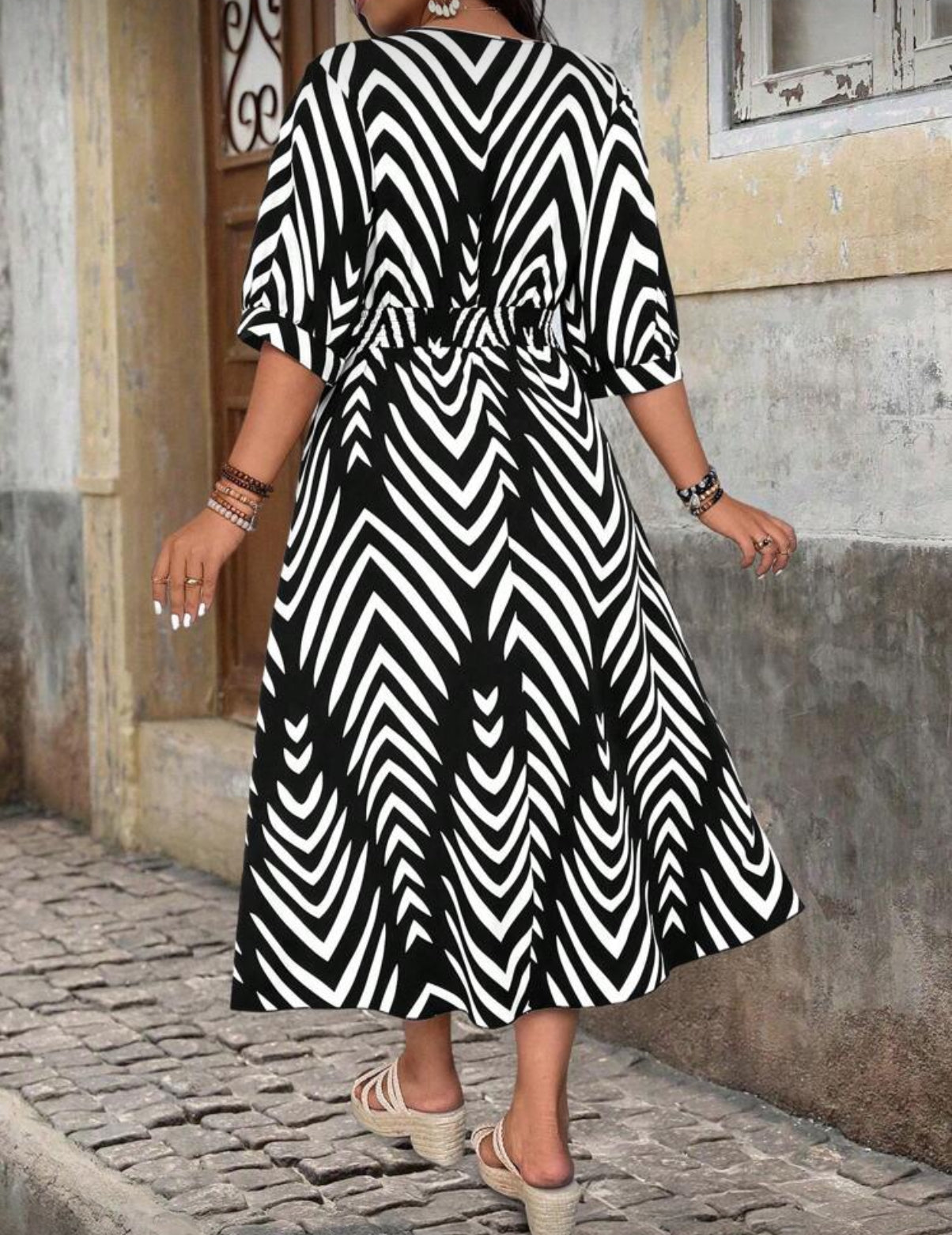 Curve-Black-White-Herringbone-midi-Dress-back