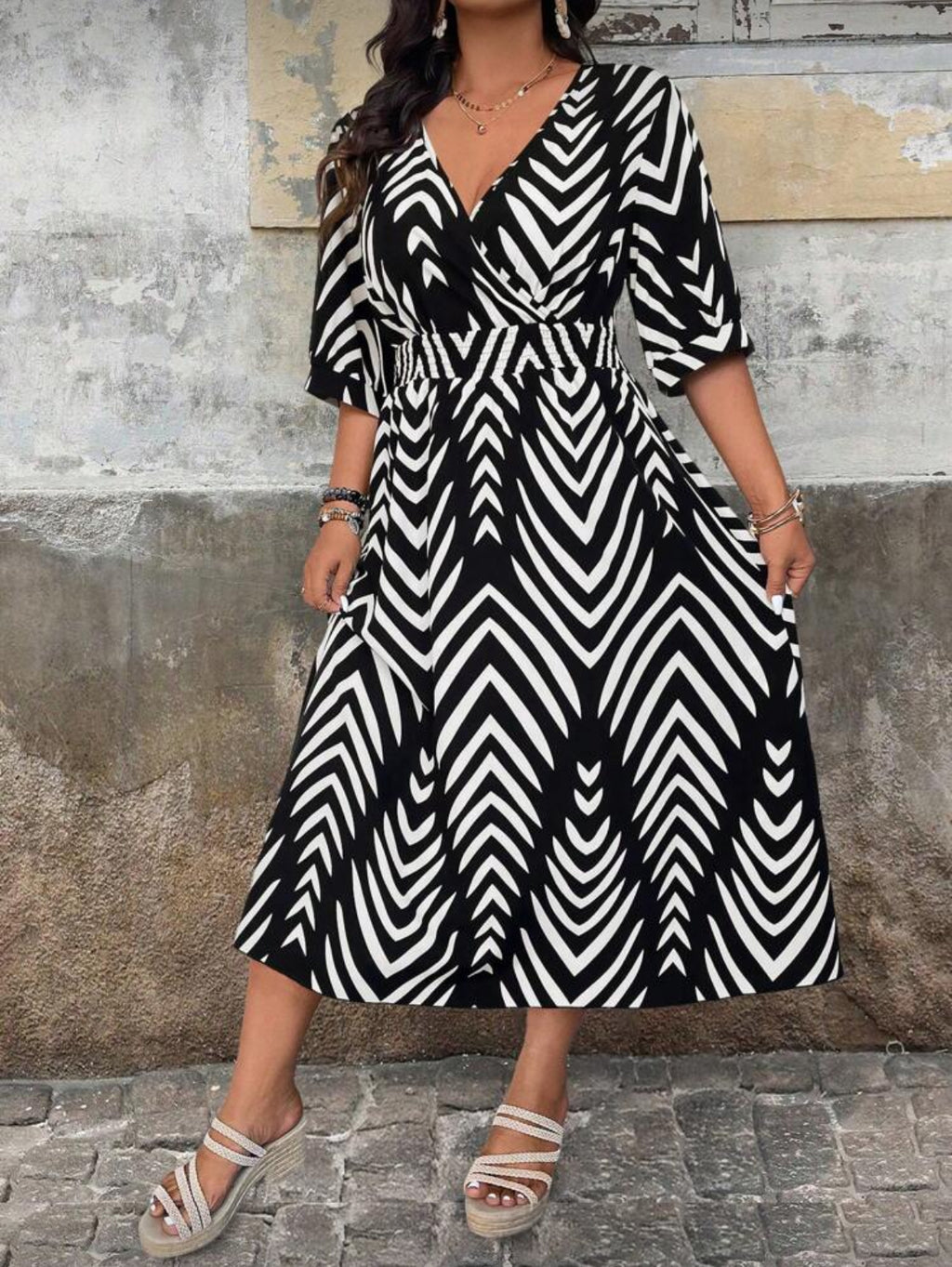 Curve-Black-White-Herringbone-midi-Dress-side