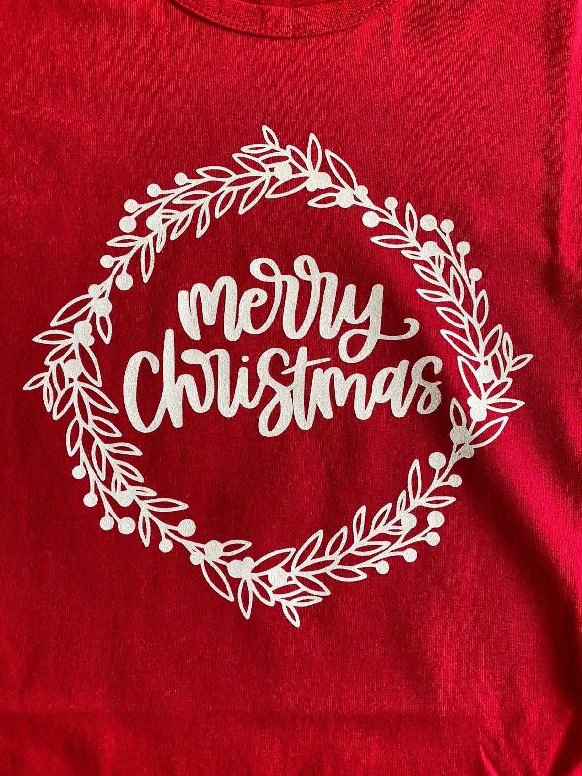 Merry-Christmas-Cheer-red-Tshirt-closeup-detail