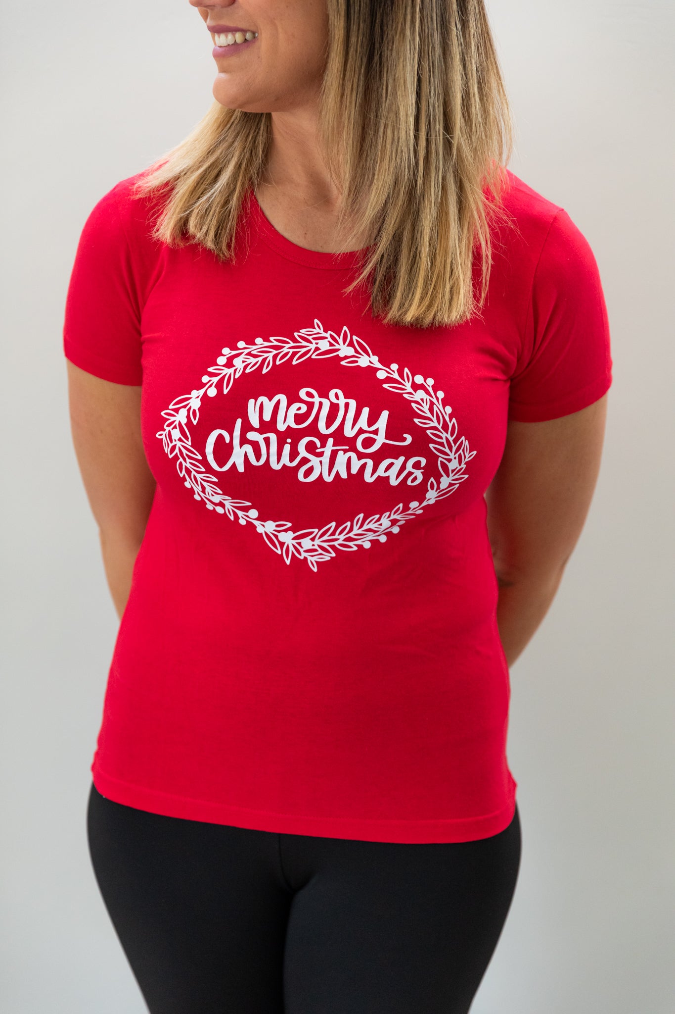 Merry-Christmas-Cheer-red-Tshirt-detail