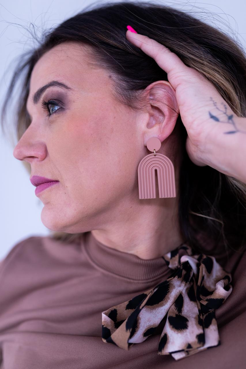 Neutral-colour-U-Geometric-Drop-Earrings-front