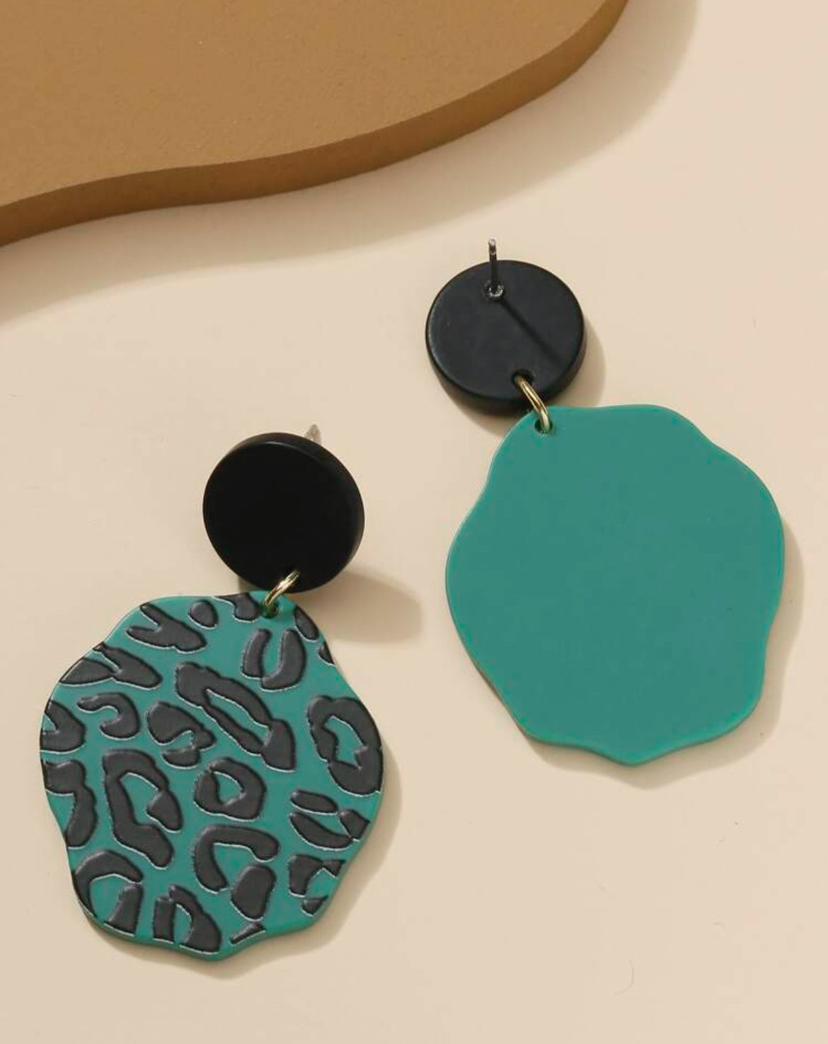 cheater-print-Green-Black-Geometric-Earrings-back
