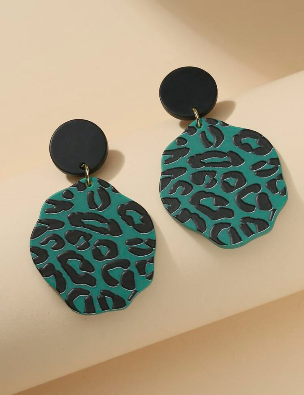 cheater-print-Green-Black-Geometric-Earrings-closeup