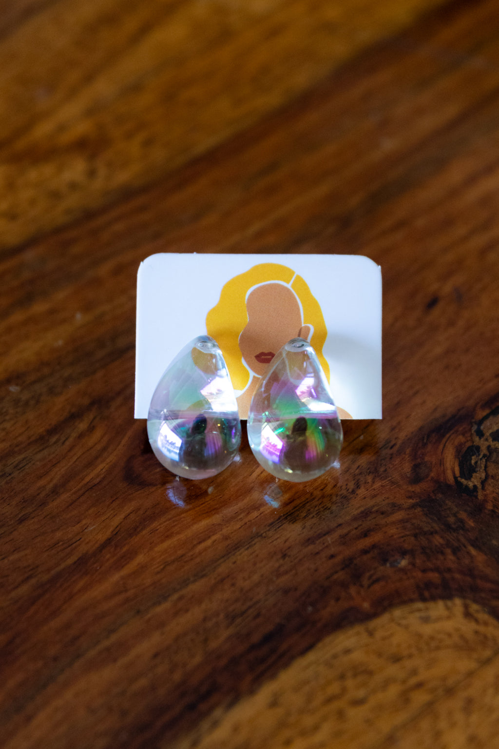 thesqueen.com-clear-Teardrop-Stud-Earrings-clear-lifestyle