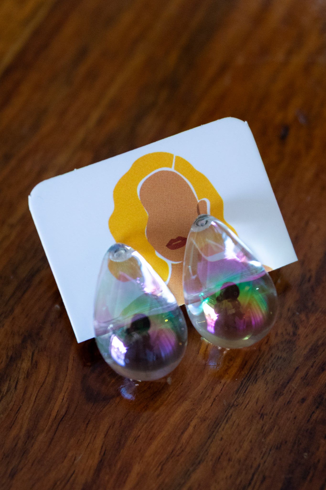 thesqueen.com-clear-Teardrop-Stud-Earrings-clear-side