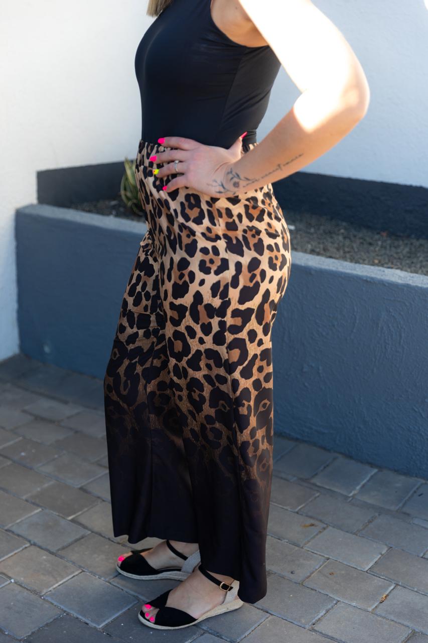 Colour-Gradient_Leopard-Wide-Leg-Pants-lifestyle-side