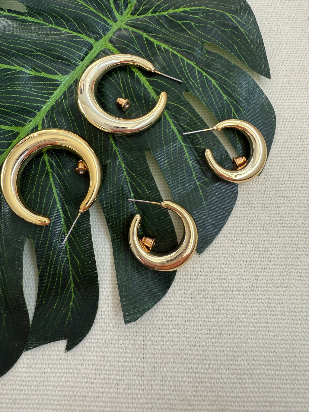 gold-thick-hoop-earings-various-sizes