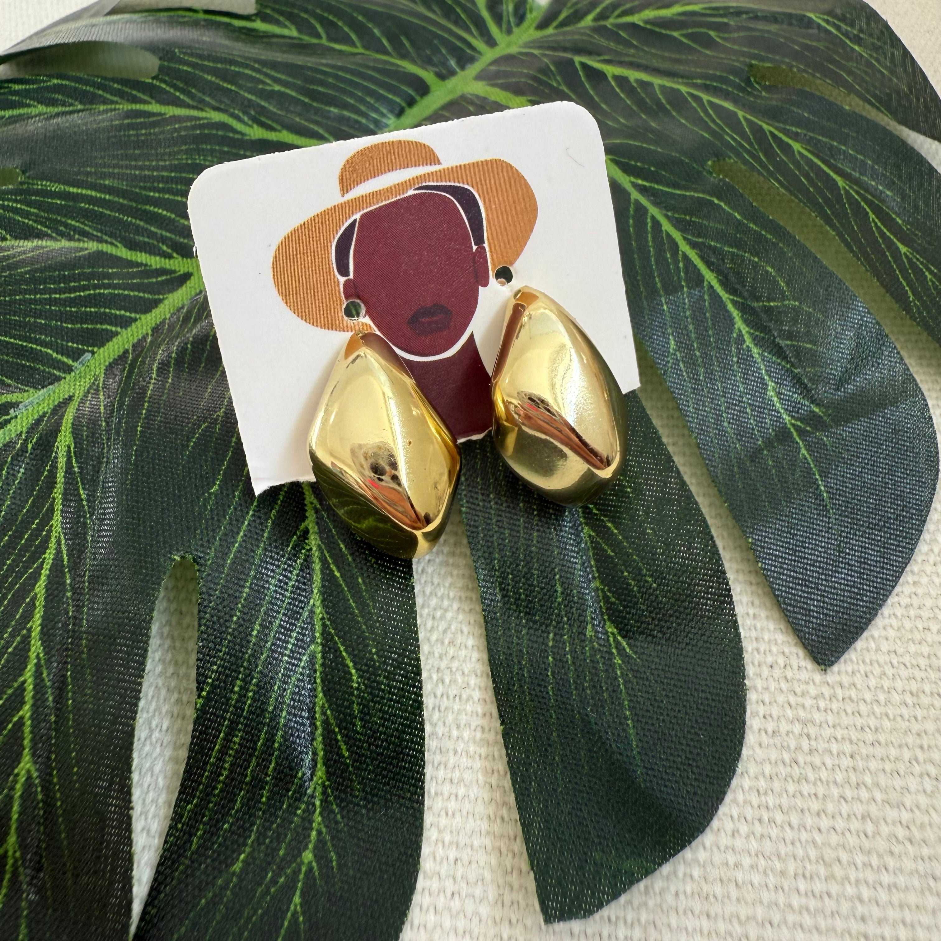 gold-thick-rectangle-earings-large-size-top
