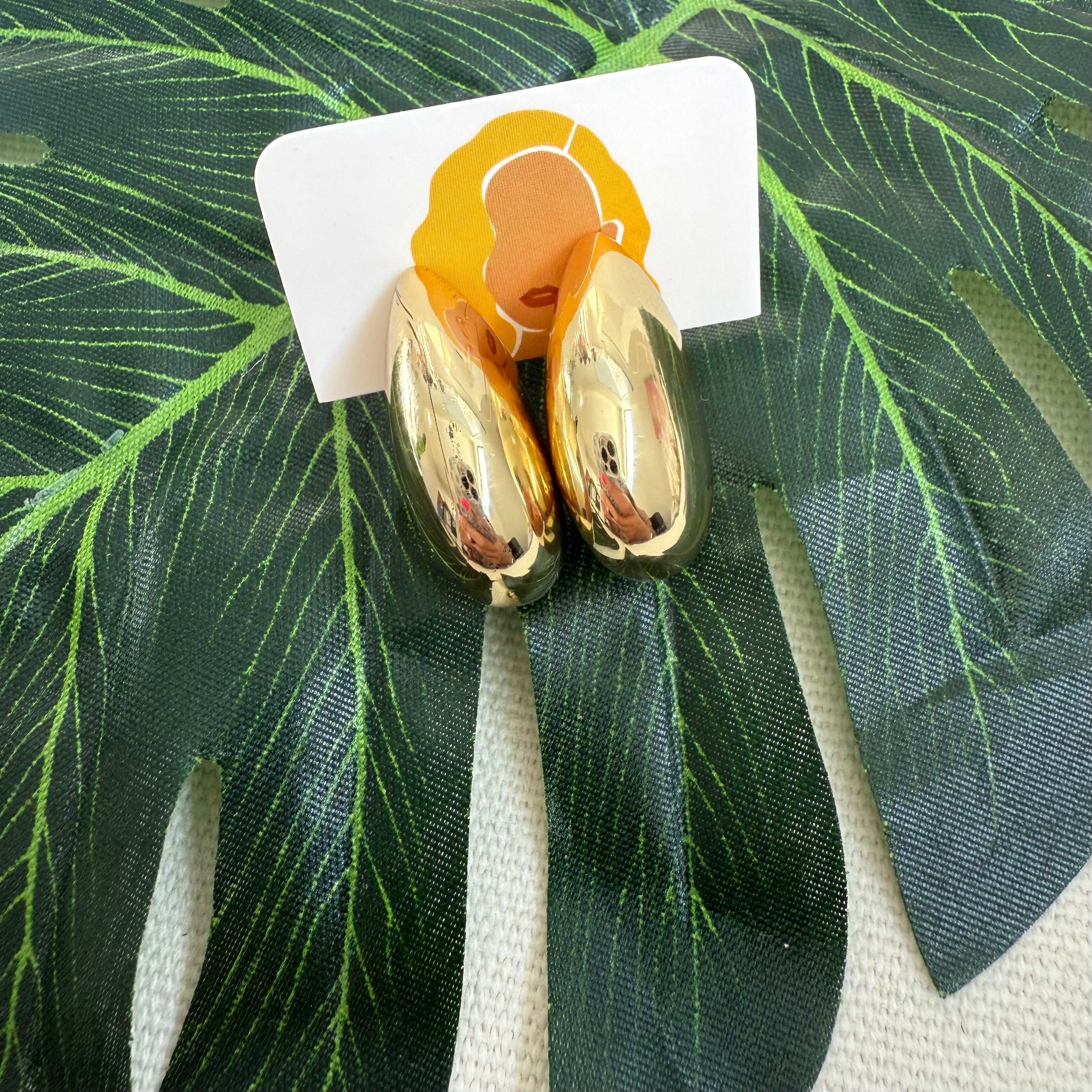 gold-thick-shell-plain-hoop-earings-large-size-top