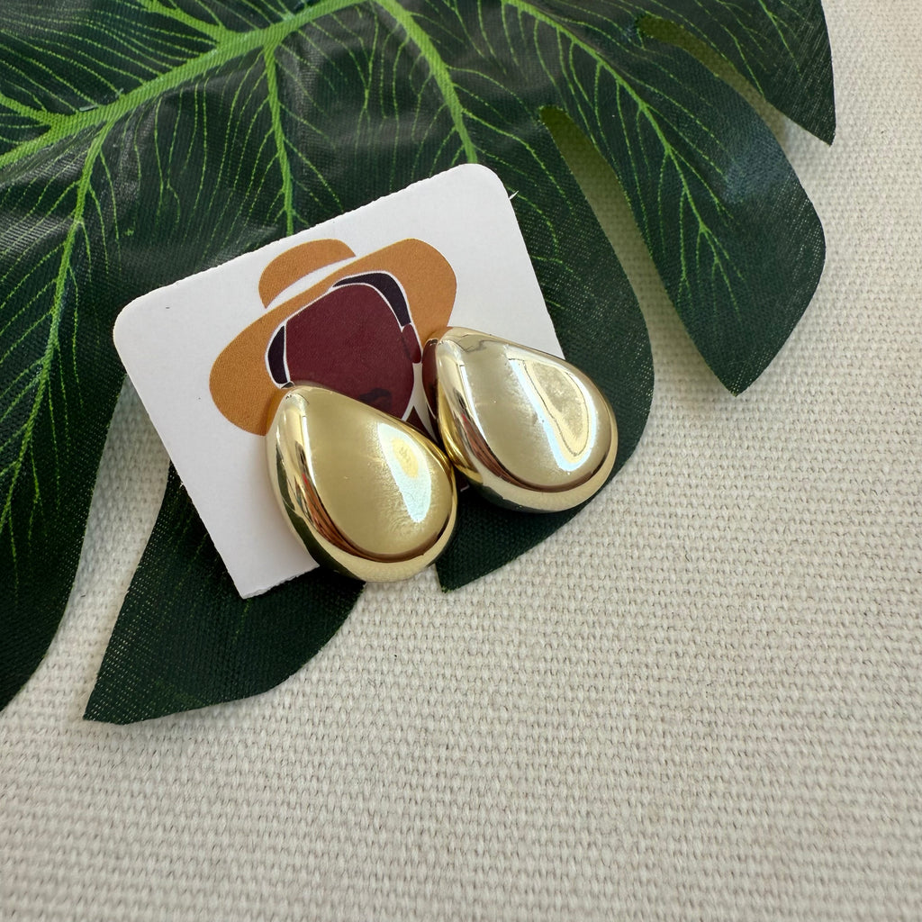 gold-thick-thick-drops-earings-large-size-lifestye