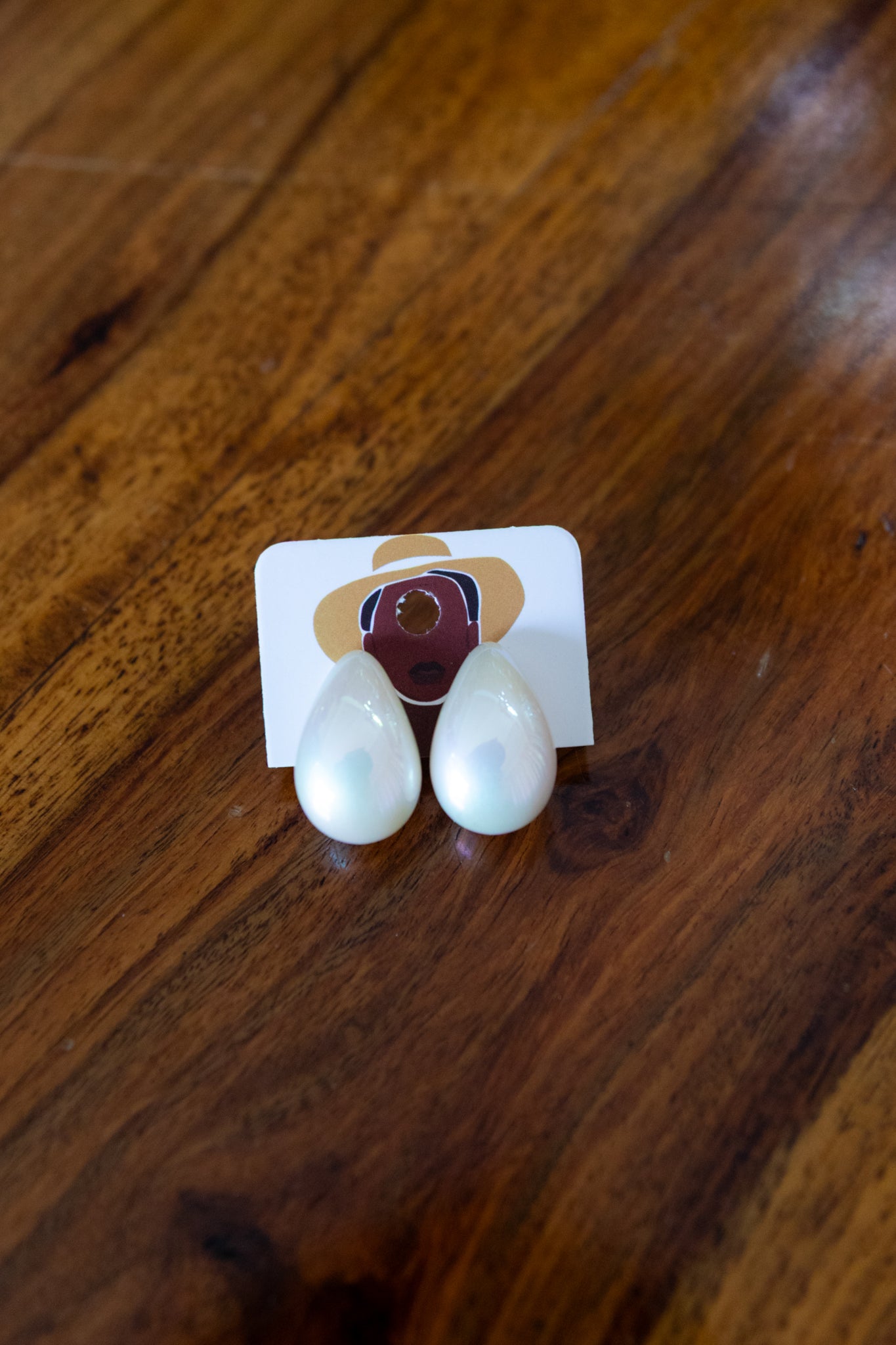 white-Teardrop-Stud-Earrings-white-front