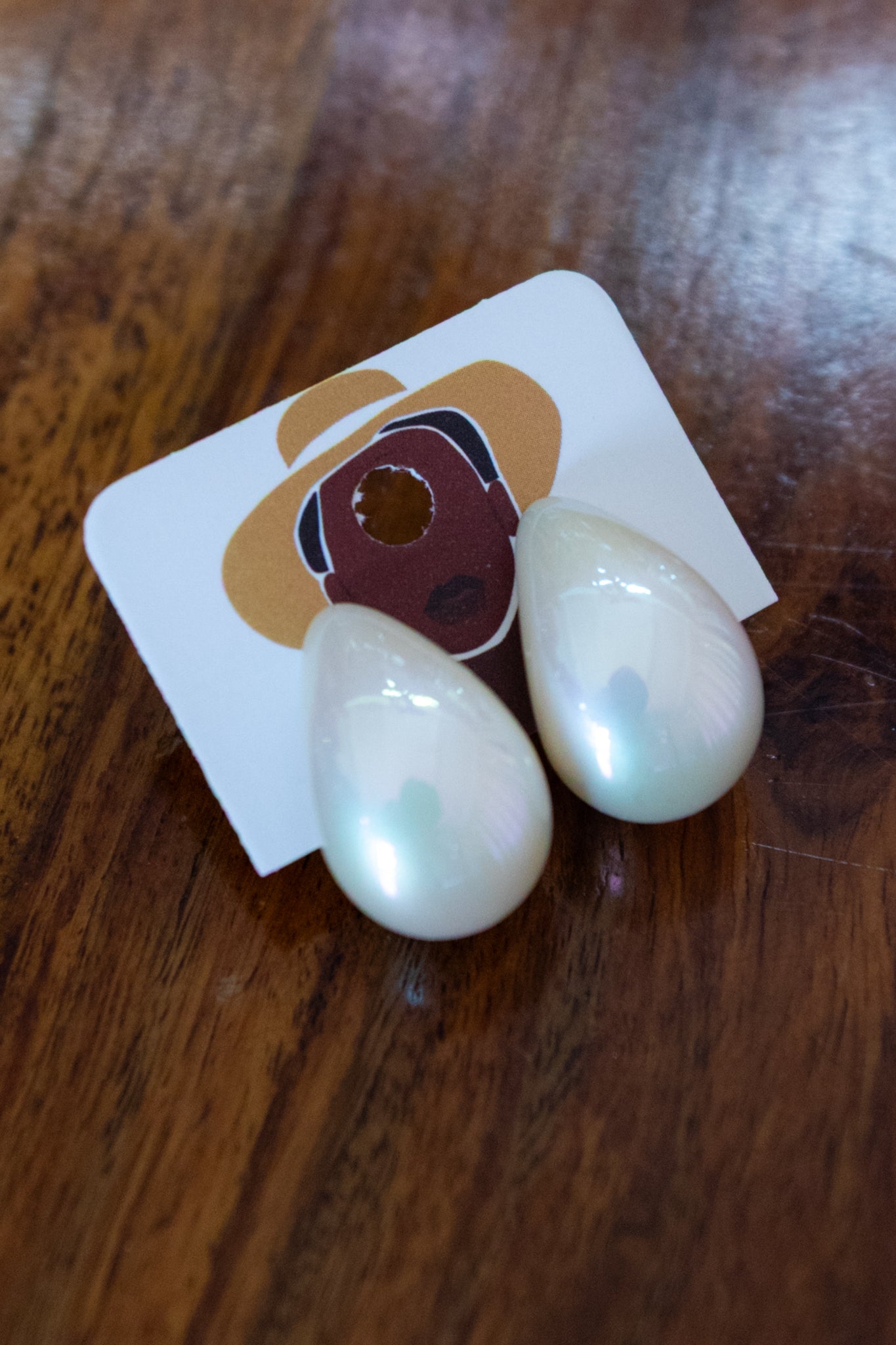 white-Teardrop-Stud-Earrings-white-side